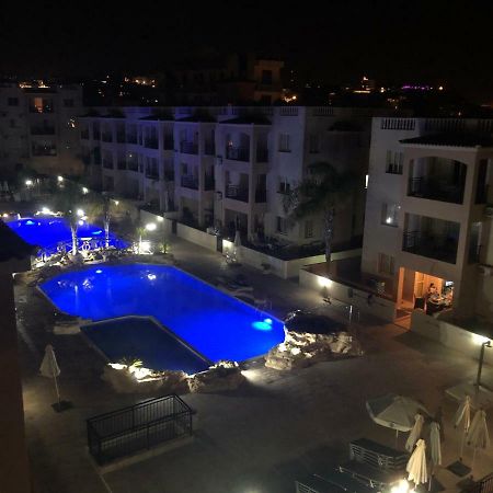 Royal Seacrest Apartment Paphos Ngoại thất bức ảnh
