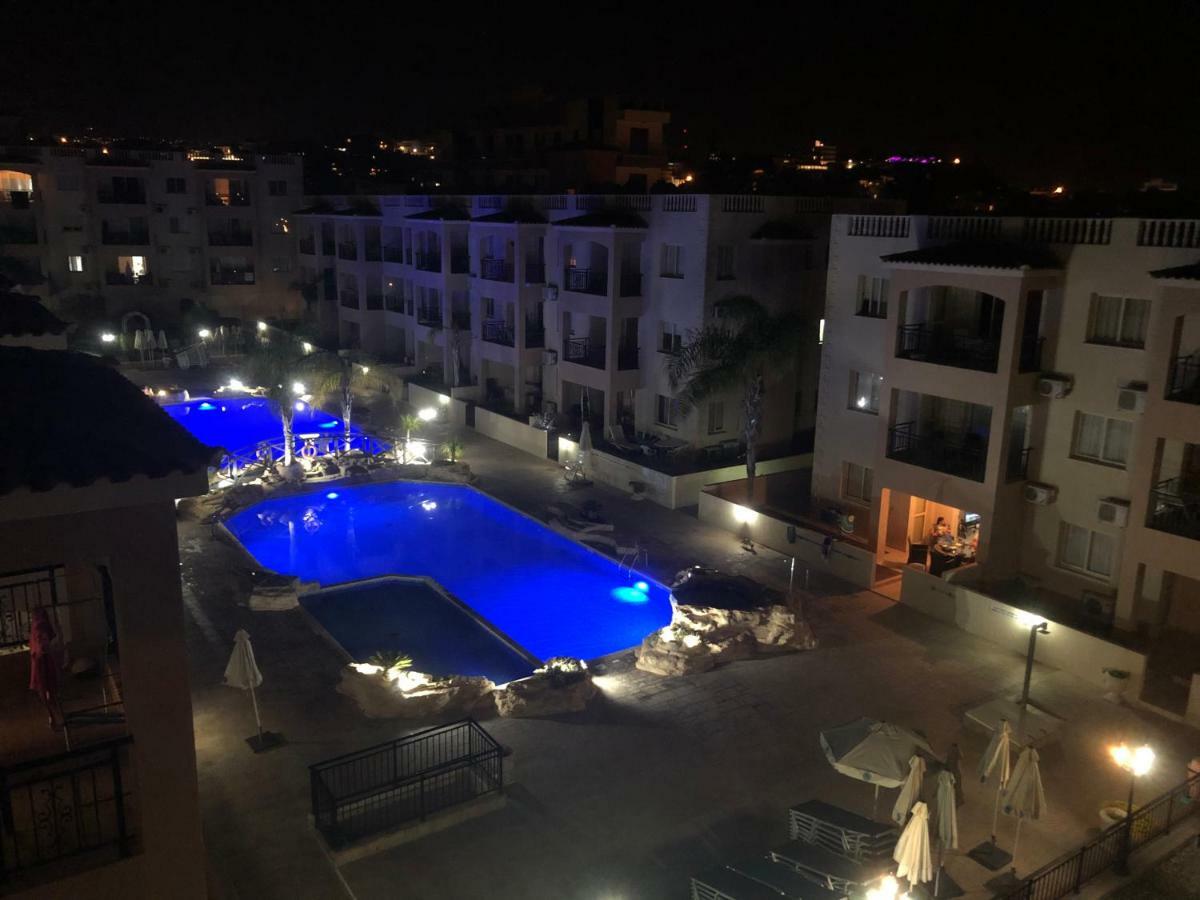 Royal Seacrest Apartment Paphos Ngoại thất bức ảnh