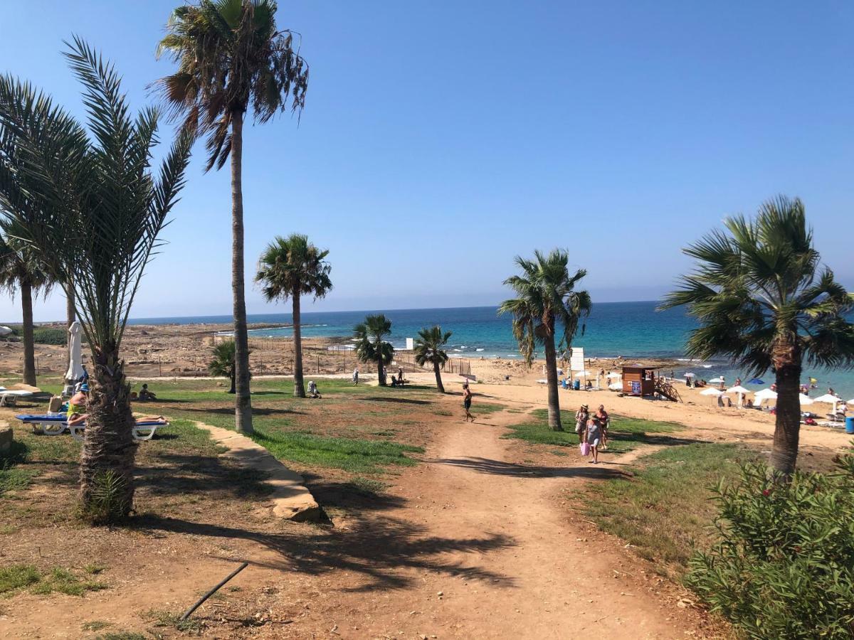 Royal Seacrest Apartment Paphos Ngoại thất bức ảnh