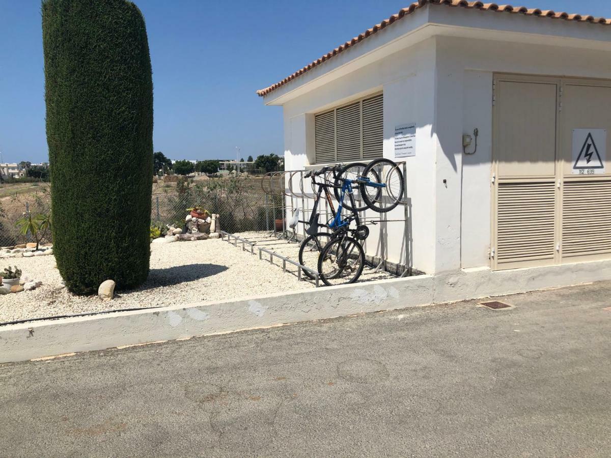 Royal Seacrest Apartment Paphos Ngoại thất bức ảnh