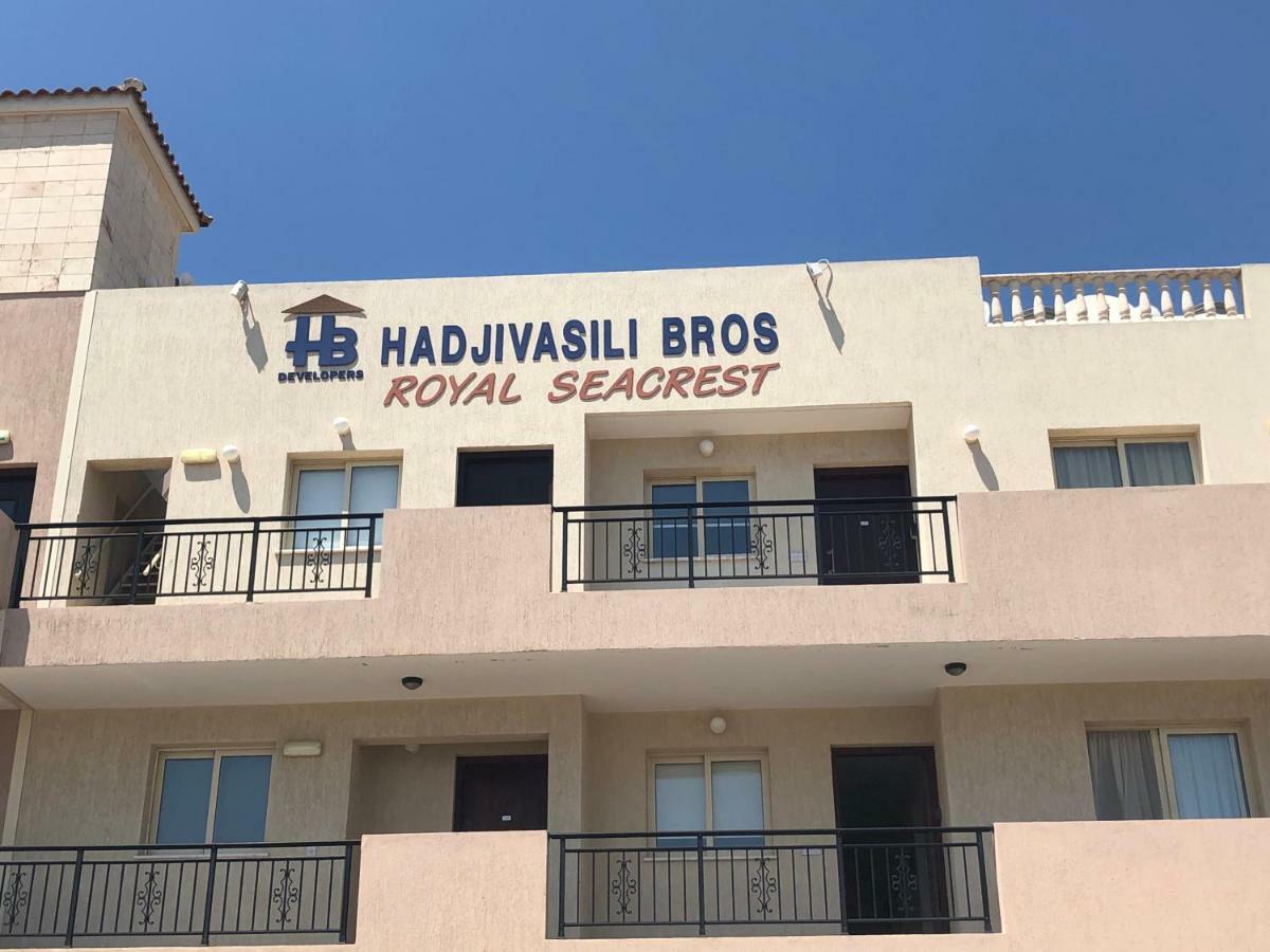 Royal Seacrest Apartment Paphos Ngoại thất bức ảnh