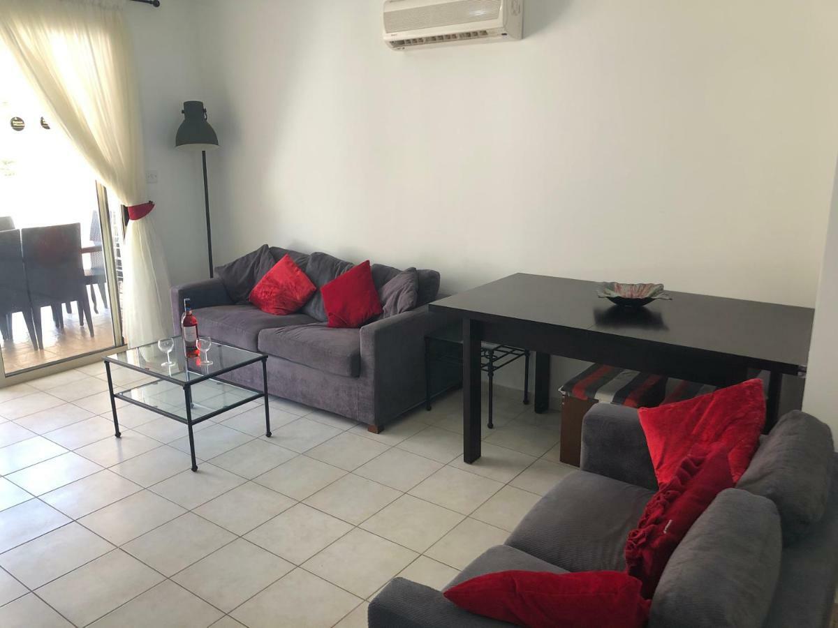 Royal Seacrest Apartment Paphos Ngoại thất bức ảnh