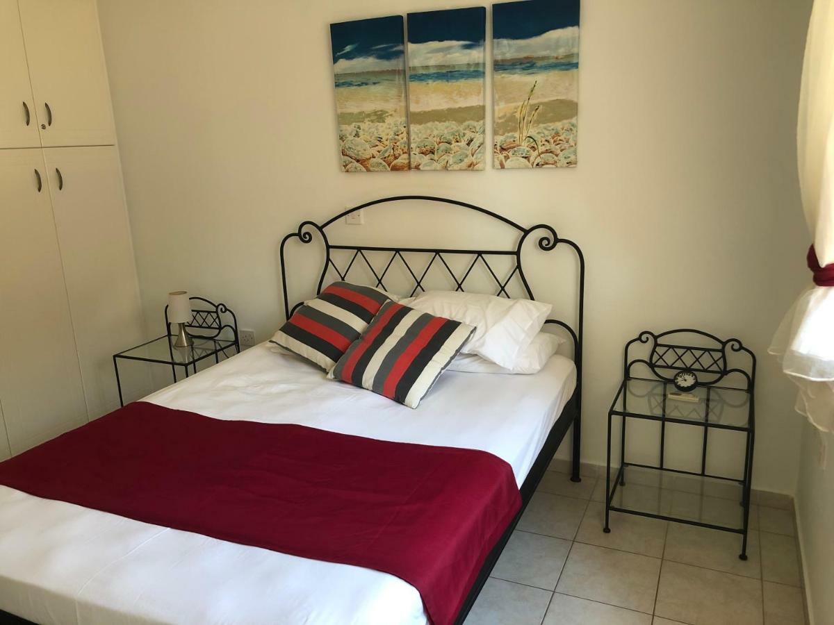 Royal Seacrest Apartment Paphos Ngoại thất bức ảnh