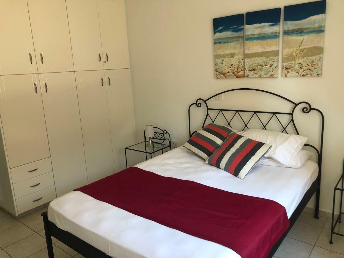 Royal Seacrest Apartment Paphos Ngoại thất bức ảnh
