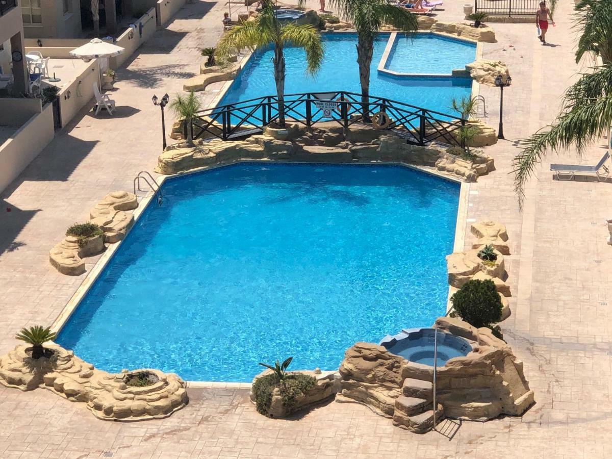 Royal Seacrest Apartment Paphos Ngoại thất bức ảnh